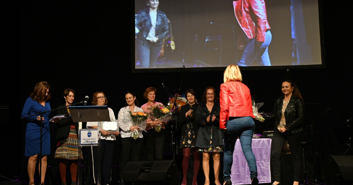 El colectivo Kellys Unión Gran Canaria reciben el primer Premio Mujer Mogán 2018