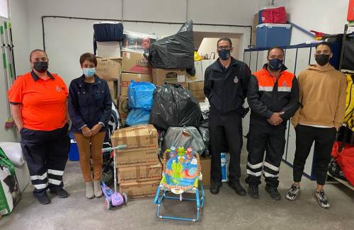 Voluntarios de Protección Civil de Mogán llevan a La Palma las donaciones del municipio a los damnificados por el volcán