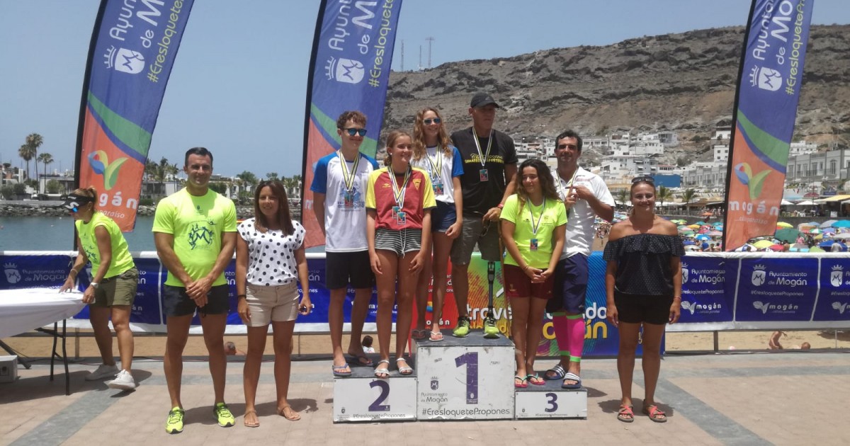 Carmelo Santana y Judit Padrón, ganadores de la XII Travesía a Nado a Playa de Mogán