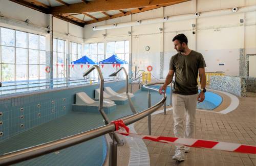 El Ayuntamiento de Mogán repara la piscina de hidroterapia del complejo deportivo municipal del casco