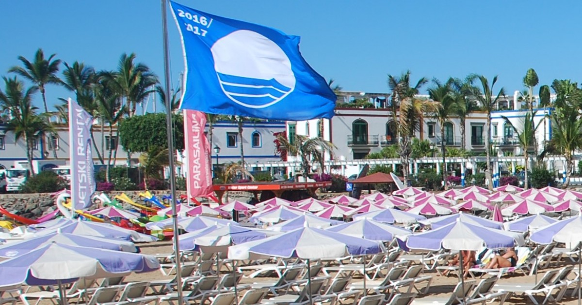 El Ayuntamiento solicitará a Sanidad un informe por la retirada de la Bandera Azul de Playa de Mogán