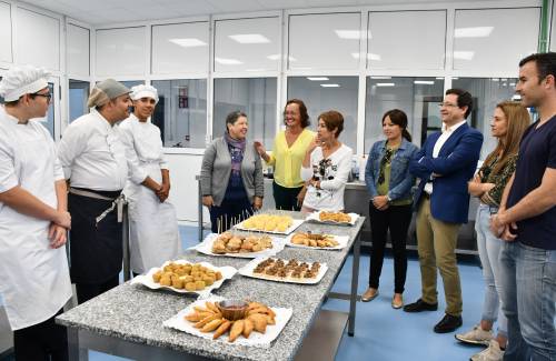 El director general de Formación Profesional del Gobierno de Canarias visita los ciclos de Mogán