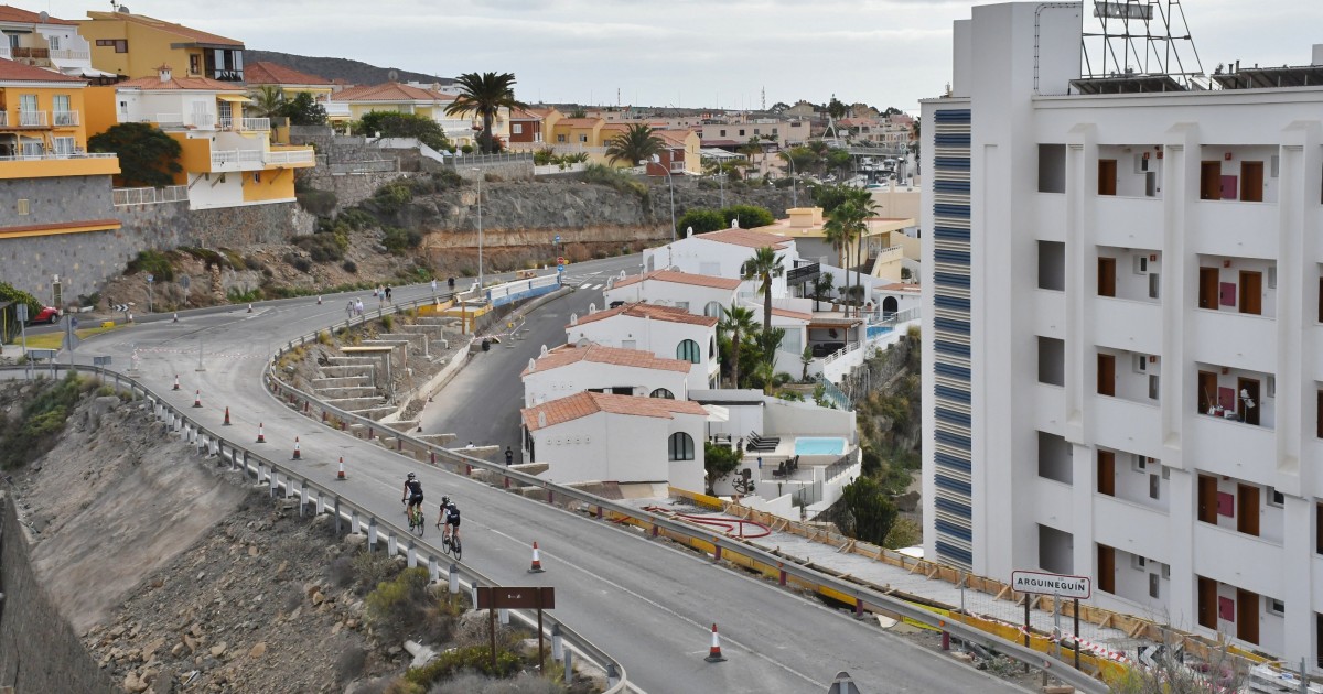 El Ayuntamiento abre una semana antes de lo previsto la carretera GC-500 entre Arguineguín y Patalavaca