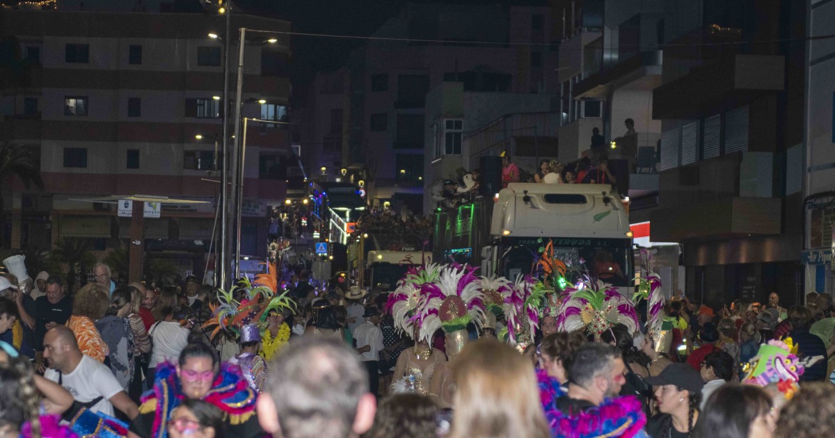 10.000 mascaritas recorren Arguineguín en la Cabalgata del Carnaval Costa Mogán 2023