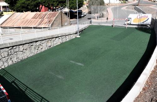 El Ayuntamiento de Mogán acondiciona un espacio deportivo para los niños y jóvenes en Motor Grande