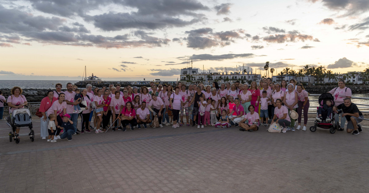Mogán celebra una marcha  contra el cáncer de mama