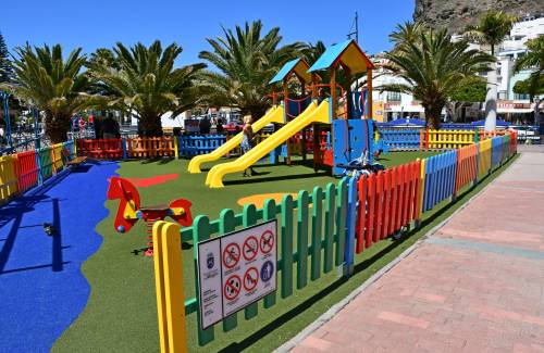 El Ayuntamiento de Mogán finaliza la rehabilitación de 14 parques infantiles con una inversión de 178.000 euros