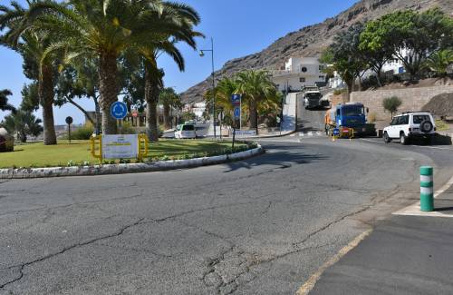 El barrio de Lomo Quiebre y la entrada a Playa de Mogán estrenan asfaltados