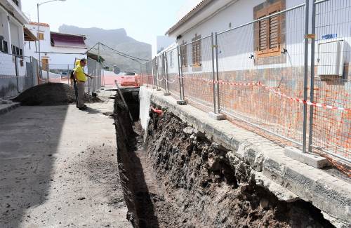 En marcha las obras de reparación de la red saneamiento en la calle La Cardonera