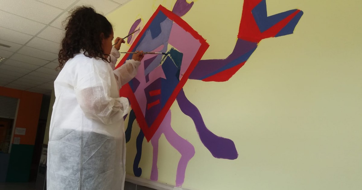 Lola Massieu, protagonista de la pintura mural del curso escolar 2018-2019 en Mogán