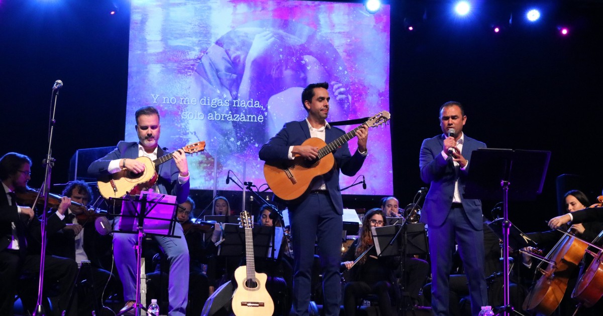 Pedro Manuel Afonso cierra Puerto Música al son de bolero