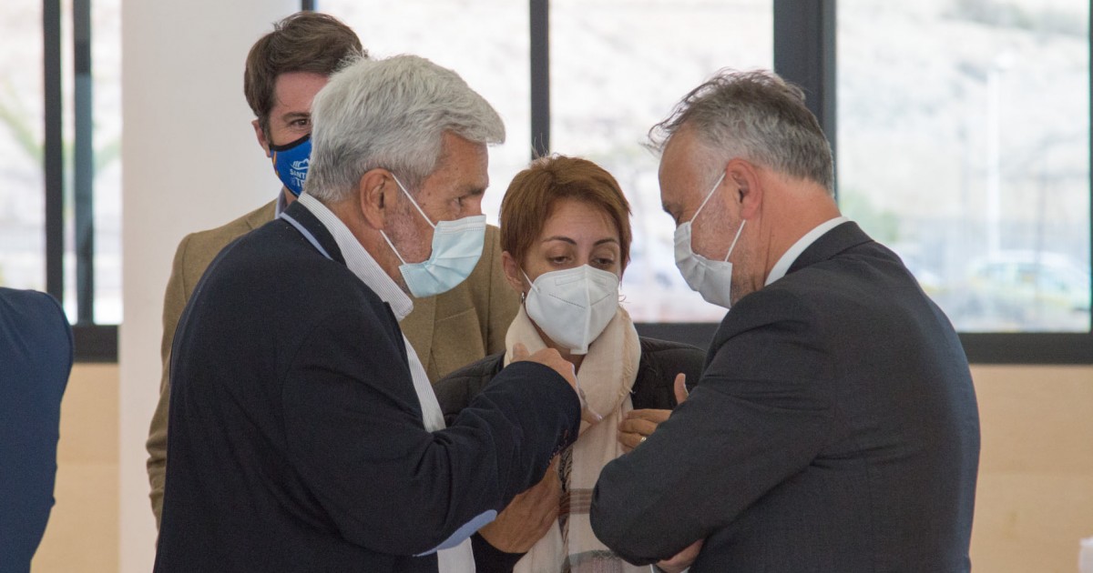 Encuentro con el presidente de Canarias para tratar los efectos de la pandemia en los municipios turísticos