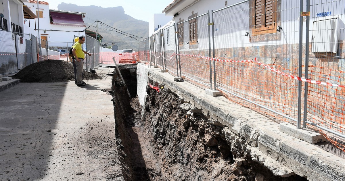 En marcha las obras de reparación de la red saneamiento en la calle La Cardonera