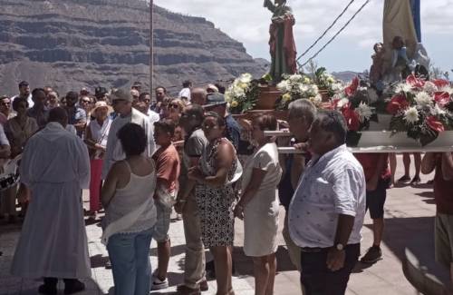 La procesión en Barranquillo Andrés y Soria clausura las fiestas  en el interior de Mogán