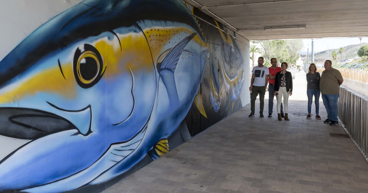 El Ayuntamiento de Mogán embellece con murales el paseo del Barranco de Pino Seco