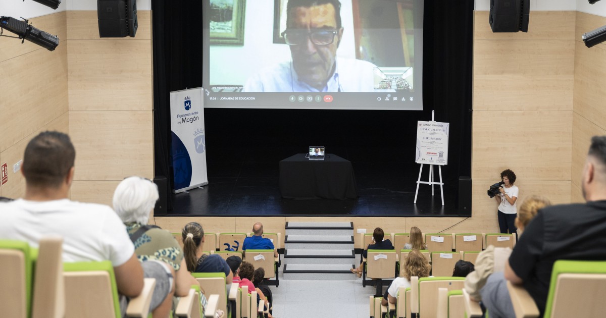 Emilio Calatayud abre las 'Jornadas  de Educación' de Mogán