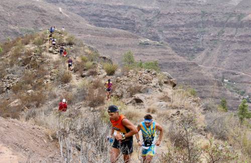 Los atletas Cristofer Clemente y Sandra Moreno vencen en la IV Acebuches Trail