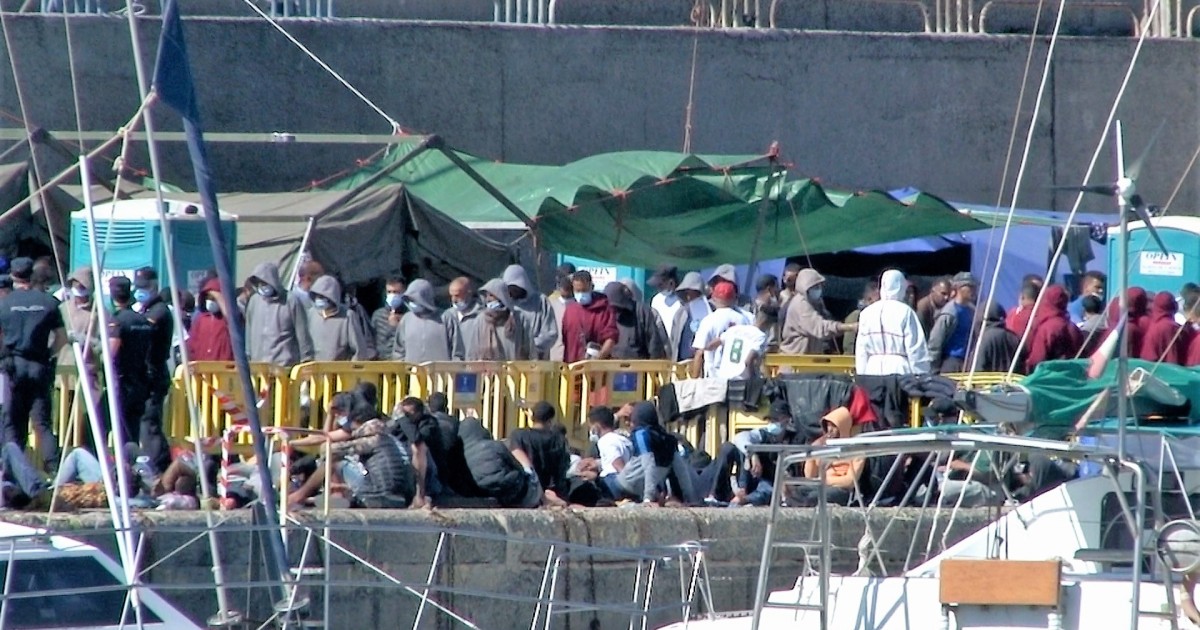 Mogán solicita a Defensa por emergencia humanitaria que habilite como en 2006 el campamento de migrantes en La Isleta