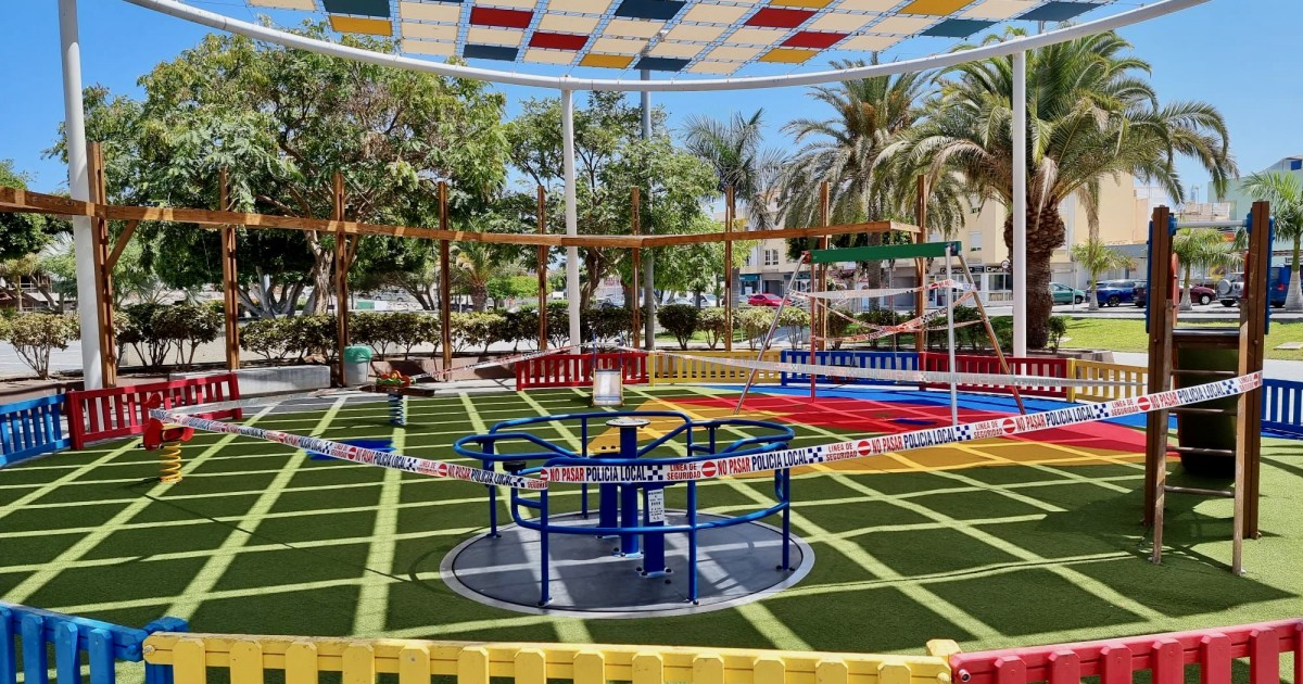 El Ayuntamiento de Mogán clausura los parques infantiles, las canchas y el equipamiento deportivo urbano